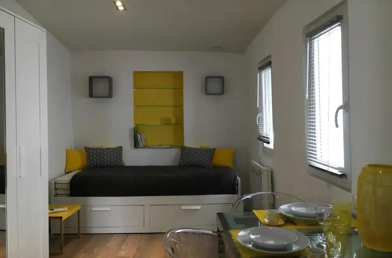 Studio Climatise Independant Plein Coeur De Lyon Homestay